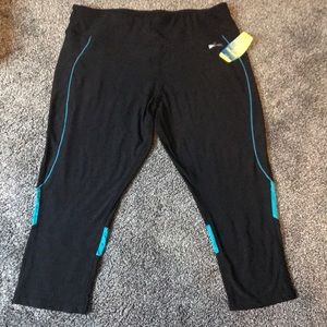 Spalding Women’s workout capris size 1X